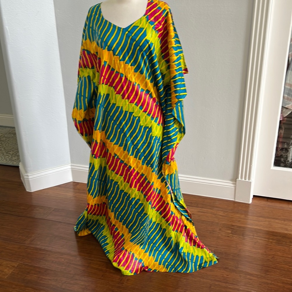 Free Flaw Caftan Beautiful Colorful Dashiki Print Size M/L